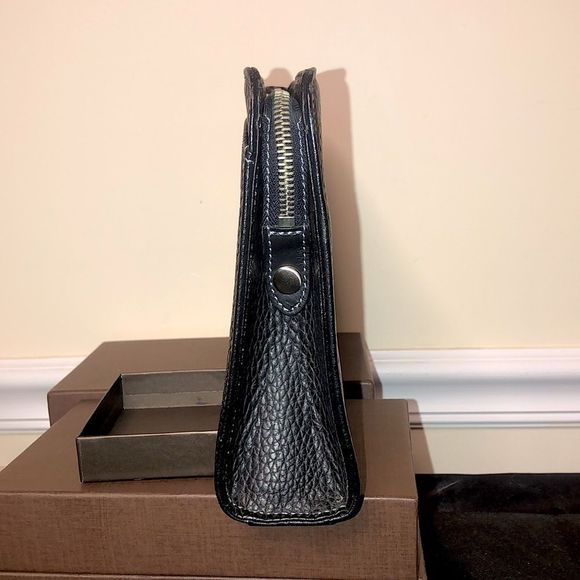 BURBERRYS Black Tumbled Leather Clutch Wristlet With Nova Check Plaid Lining - Picture 11 of 17